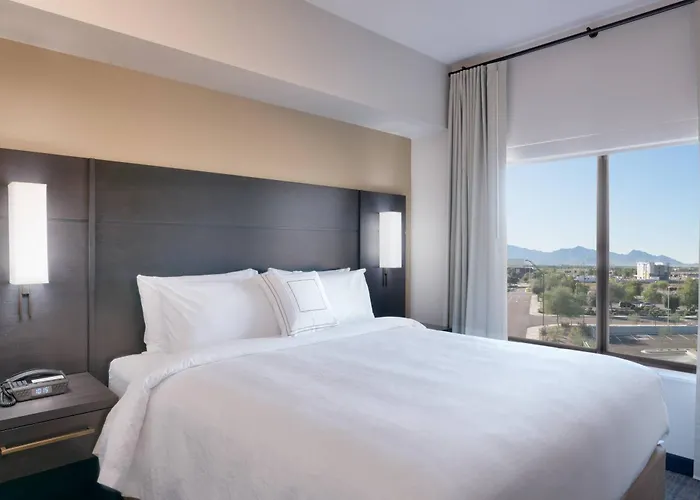 By Marriott Phoenix West/avondale Hotel